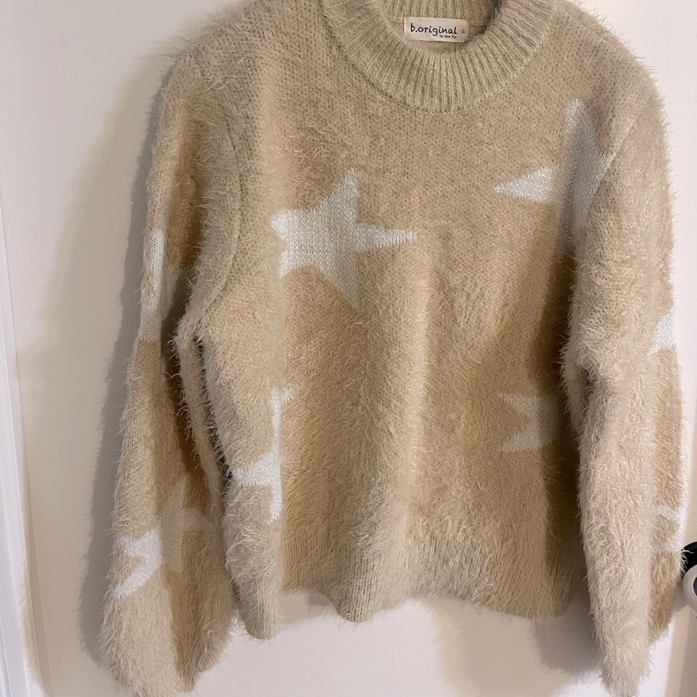 Beige Fuzzy Sweater with White Stars by b.original